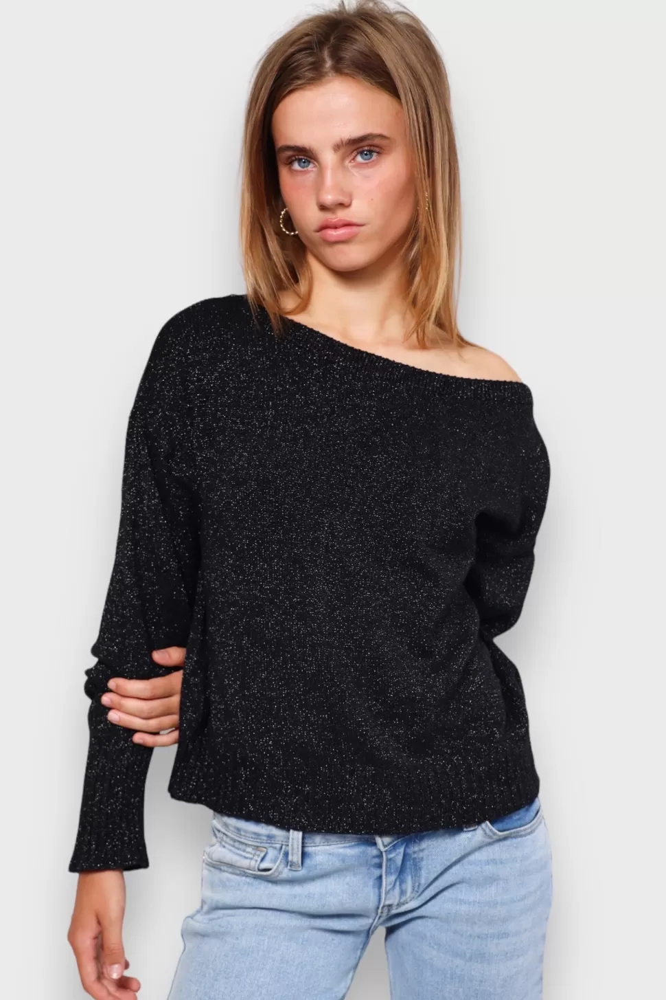 Pull "Une Epaule" Noir Paillete*Meet Me There Online