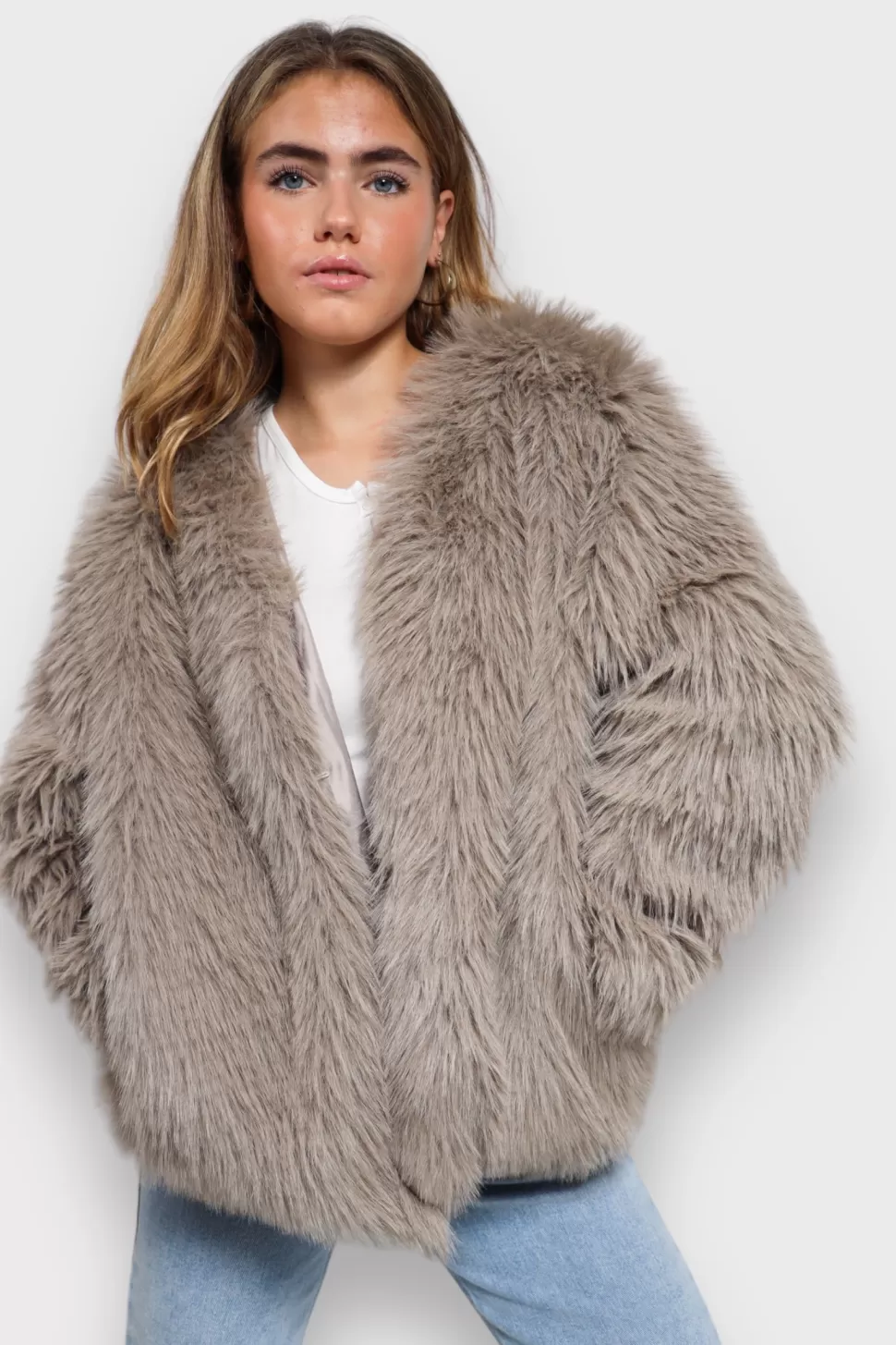 Veste "Furry" Taupe*Meet Me There Clearance